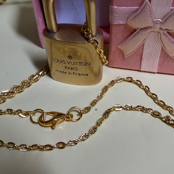Louis Vuitton Gold Padlock Key Holder with gold tone chain!!!! - Picture 3 of 5